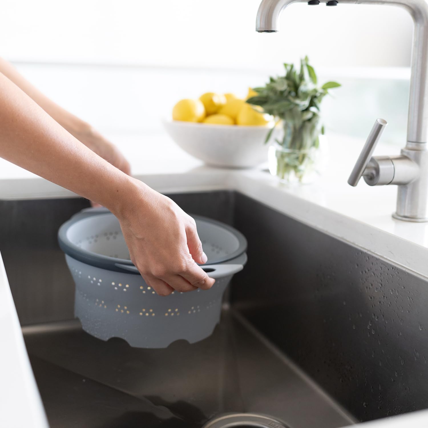 10" Collapsible Silicone Colander in Cream, Kitchen Strainer with Handles, 15.1 Cup Capacity | BPA-Free, Heat-Resistant, Space-Saving Kitchen Tool