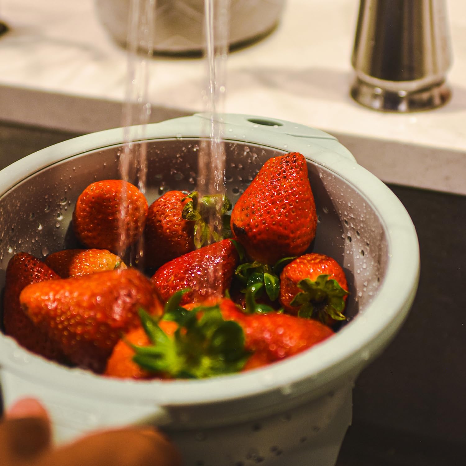 10" Collapsible Silicone Colander in Cream, Kitchen Strainer with Handles, 15.1 Cup Capacity | BPA-Free, Heat-Resistant, Space-Saving Kitchen Tool