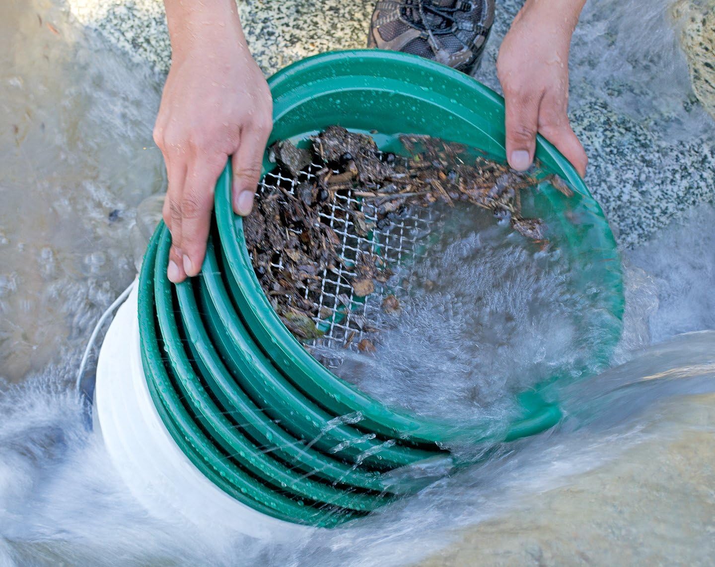 13.25 Inch Wide Stackable Classifier Gold Prospecting Pan - 1/8 Inch Stainless Steel Mesh Sifting Pan, Green