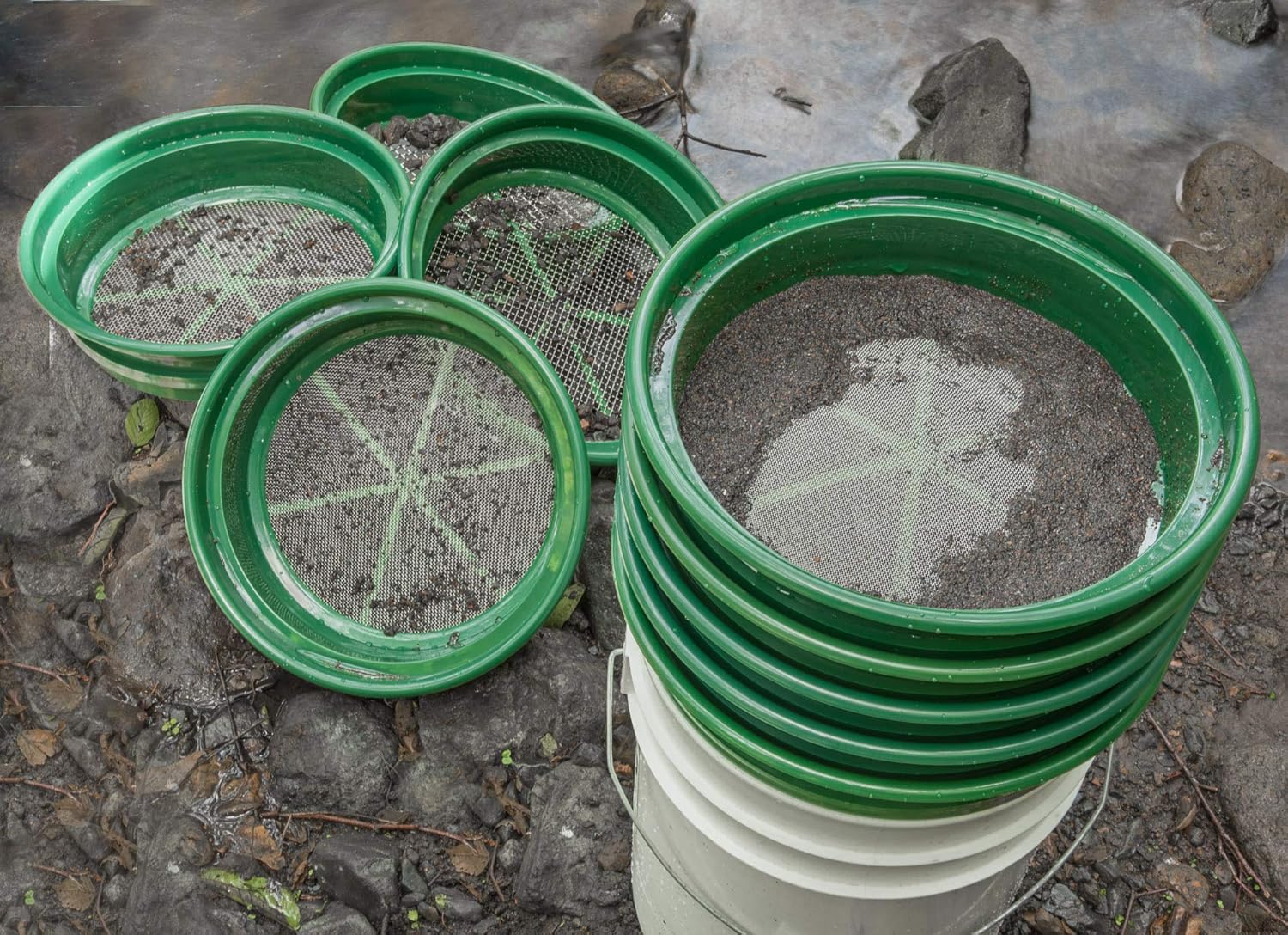 13.25 Inch Wide Stackable Classifier Gold Prospecting Pan - 1/8 Inch Stainless Steel Mesh Sifting Pan, Green