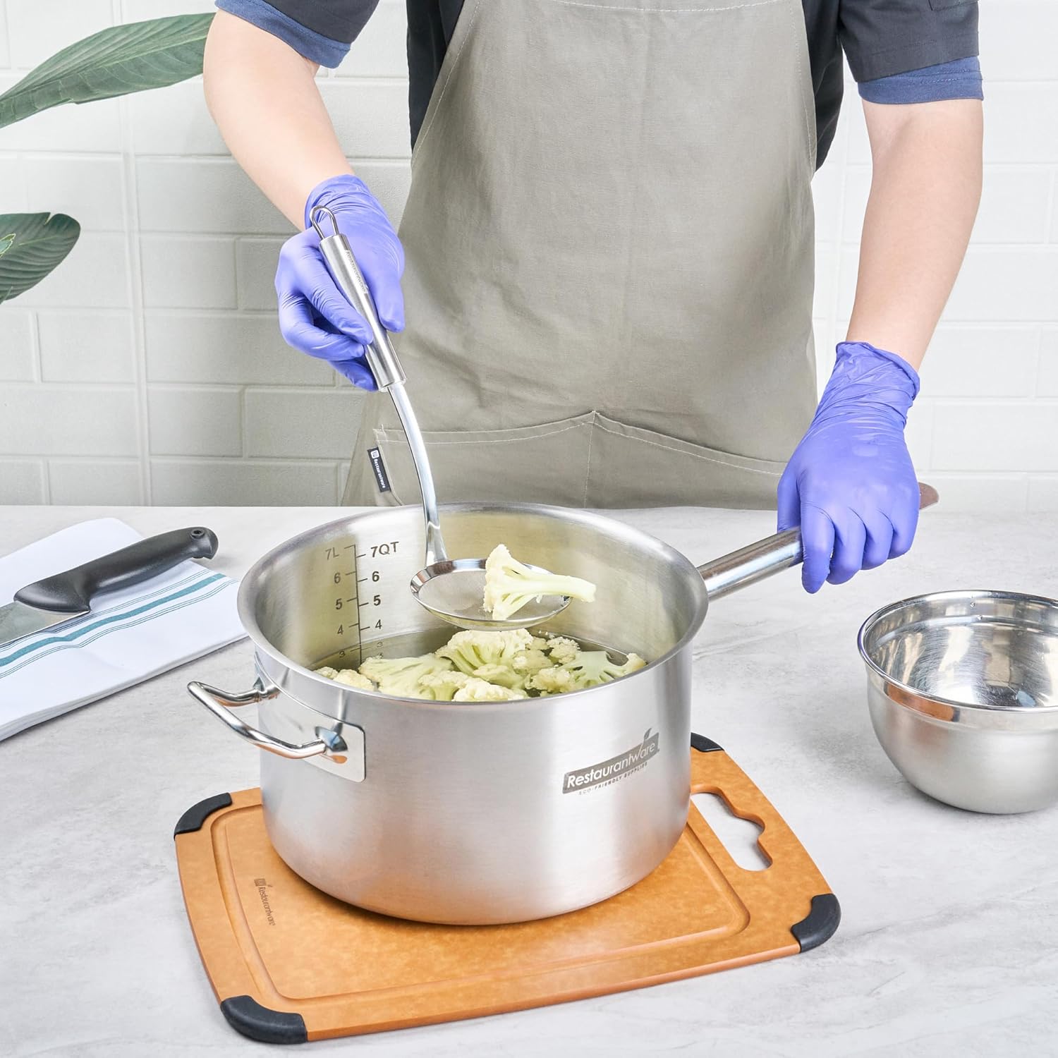 11.5 in Stainless Steel Fine Mesh Strainer - German Standard Sieve Sifter with Ergonomic Handle, Dishwasher Safe - Reinforced Metal Food Strainer for Quinoa, Soup, Sauce, Baking