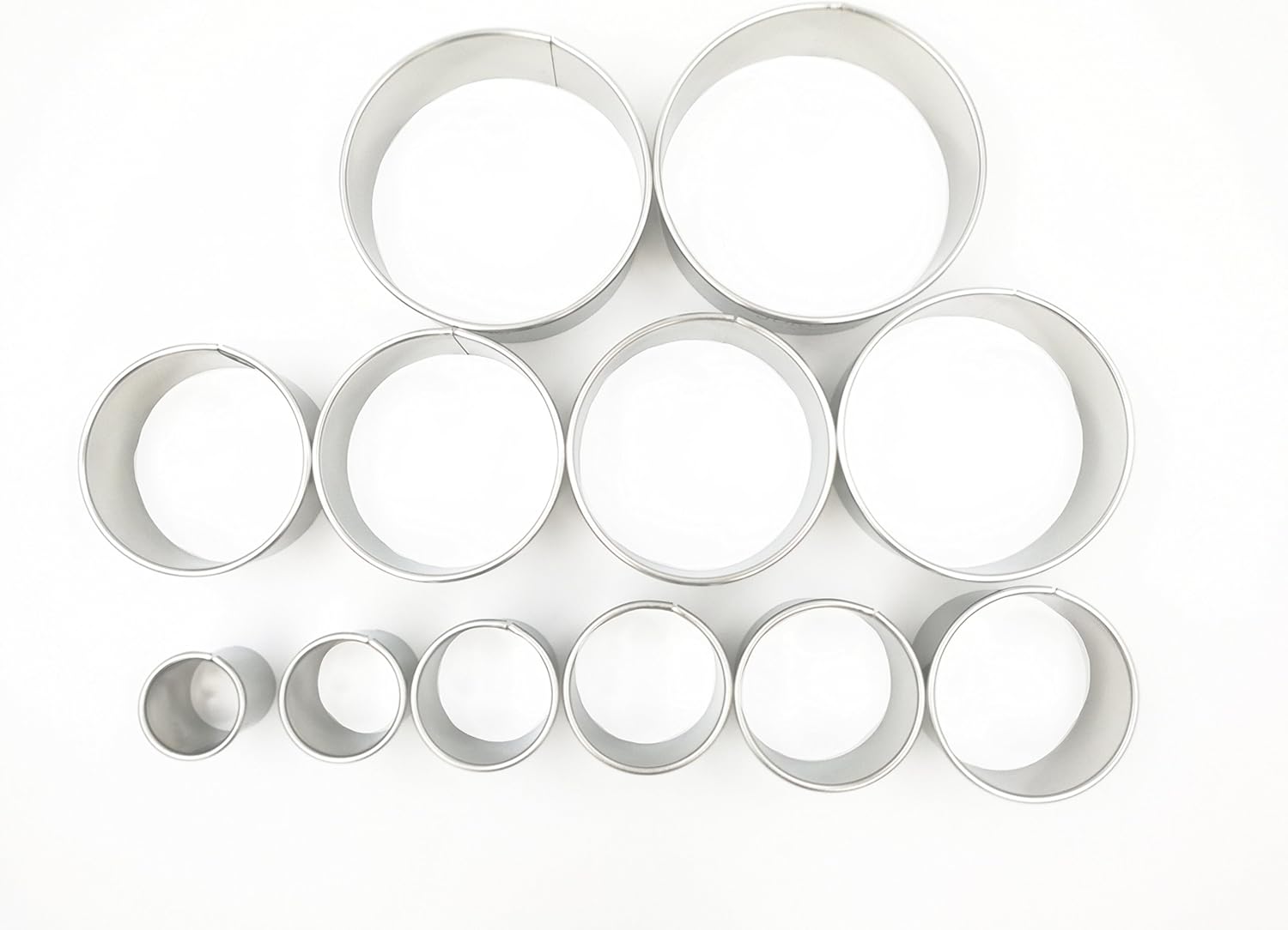 11 Piece Graduated Sizes Fluted Edge Round Pastry/Cookie Cutter Set Heavy Duty 18/8 304 Stainless Steel – Metal Engrave Size –Tin Storage Box for Scones, Pastries, Baking, Desserts, Muffins