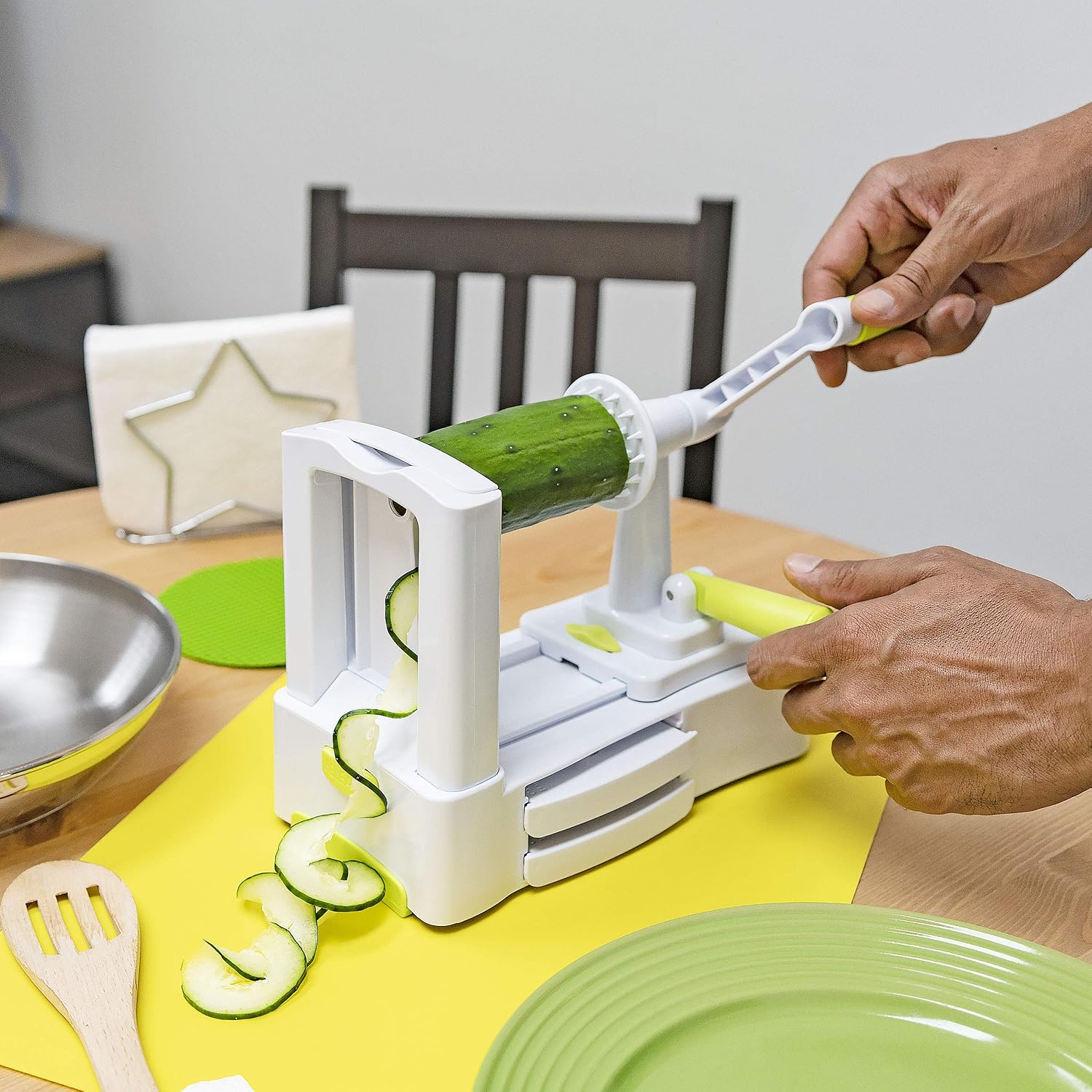 " 3-Blade Spiral Vegetable Slicer - Zucchini, Spaghetti Noodle Maker for Fruits & Veggies, Tabletop Design"
