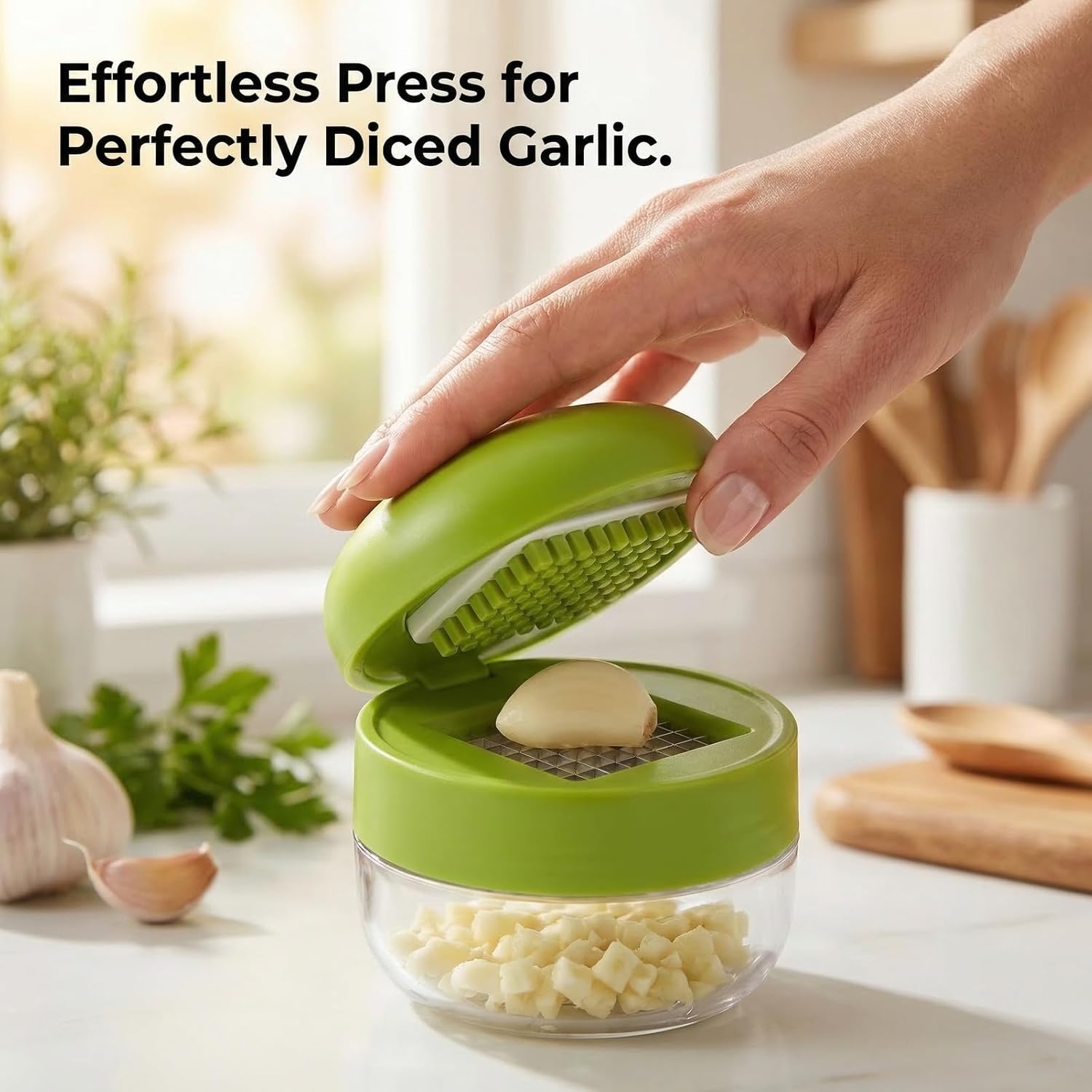 1 Set, 3-in-1 Stainless Steel Garlic Press and Mincer Set with Silicone Peeler, Cleaning Brush, and Storage Container, Multi-Purpose Food Chopper for Easy Garlic Preparation