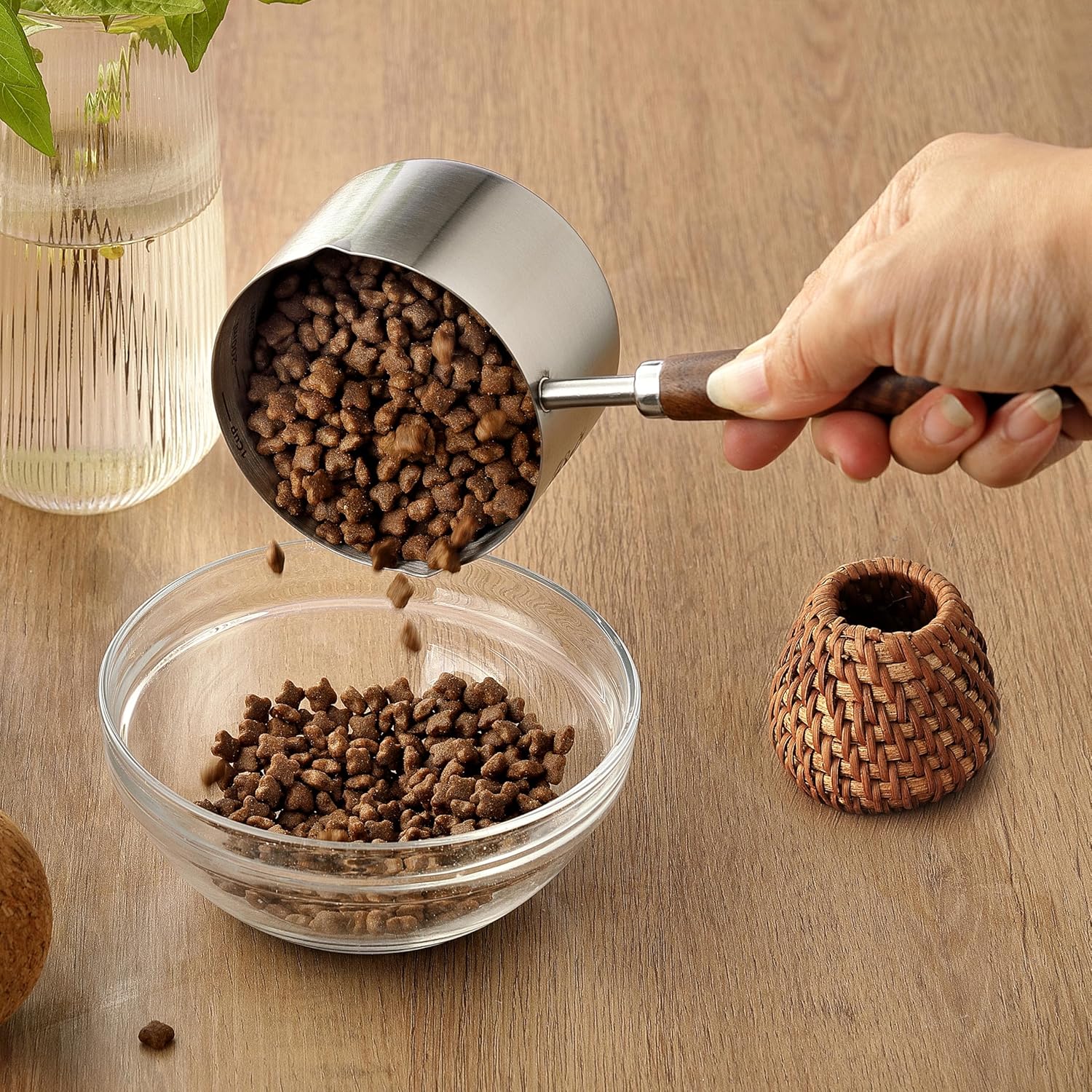 1 Cup Dog Cat Food Scoop, OHOLA Stainless Steel Dog Food Measuring Cup, Precision Scale Measurements (Stylish Pattern)