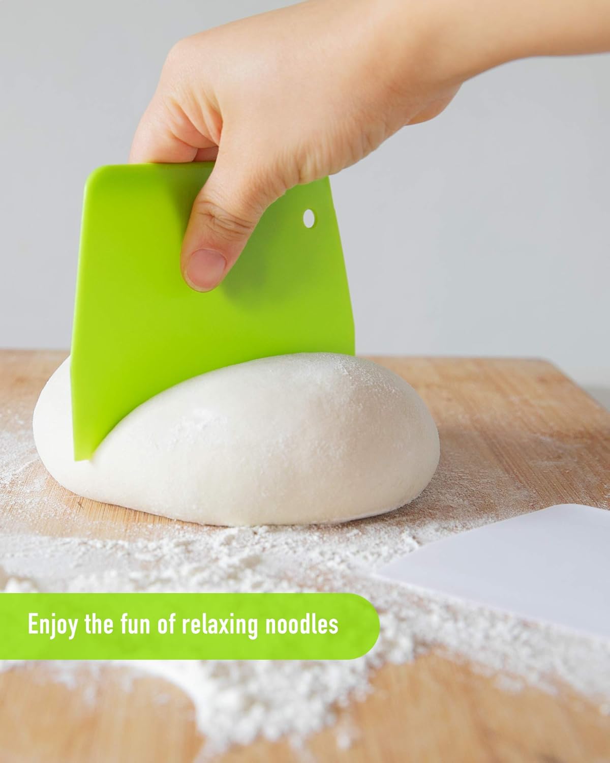 (2PCS) Dough Scraper Bowl Scraper  .Food safe Plastic Dough Cutter . Flexible Plastic Scraper Practical Bench Scraper Multipurpose Food Scrappers for Bread Dough Cake Fondant Icing