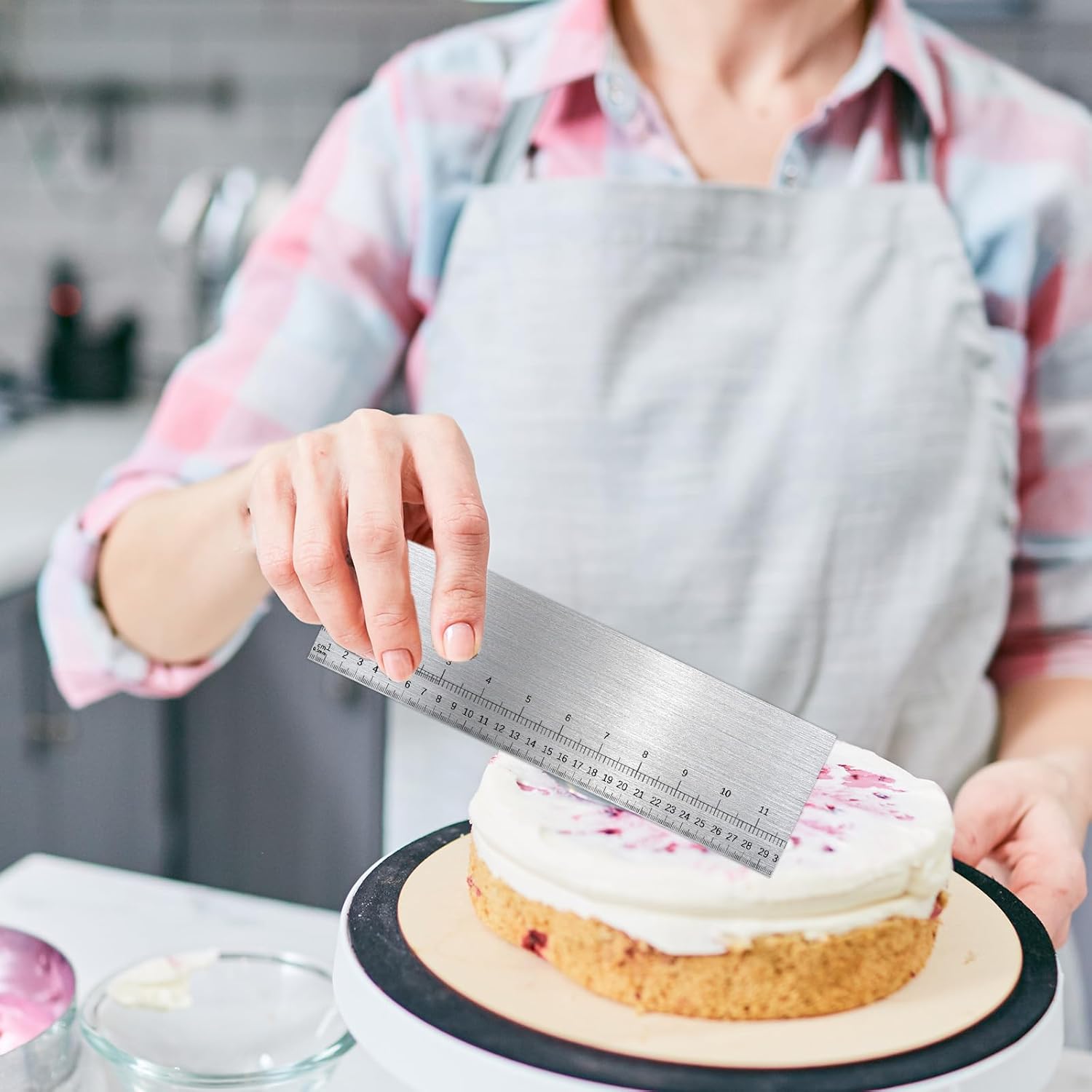 12 Inch Metal Cake Scraper Smoother with Scale Stainless Steel Cake Edge Smoother Cake Decorating Comb Baking Scraper Tool for Mousse Butter Cream Cake Decoration