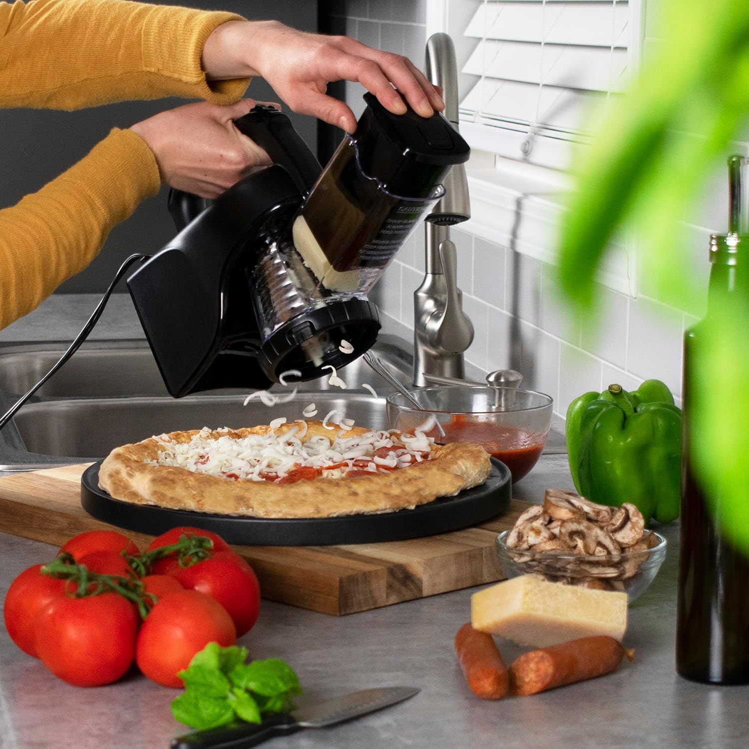 02970 Professional SaladShooter Electric Slicer/Shredder, Black,1 count