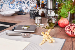 12802 Stainless Steel Manual Citrus Lemon Reamer & Juicer with Strainer