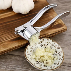1 Piece Metal Garlic Press, Manual Ginger Crusher, Multi-Functional Kitchen Tool